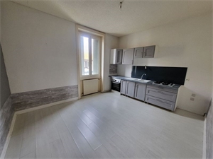 t6 et plus à la vente -   42210  MONTROND LES BAINS, surface 163 m2 vente t6 et plus - UBI406875848